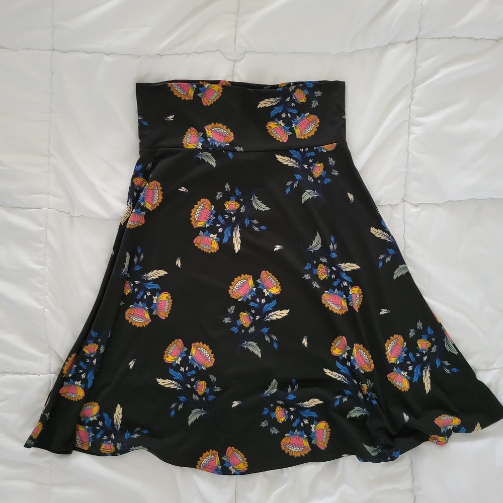 Lularoe Azure. Black with Floral Print. Size Large